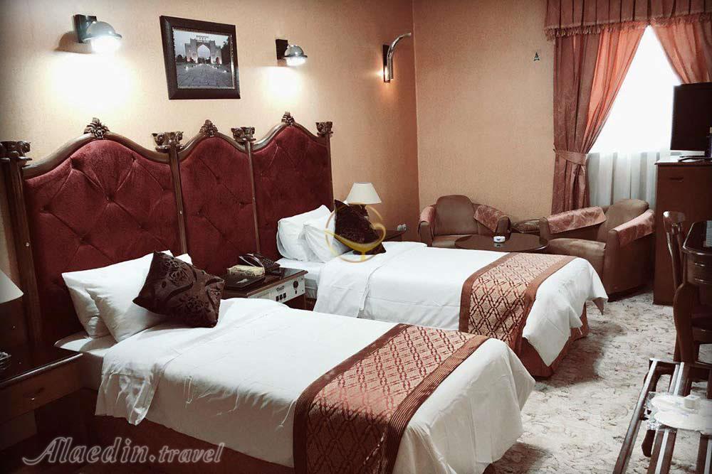 اتاق دو تخته تویین هتل 5 ستاره پرسپولیس شیراز | علاءالدین تراول