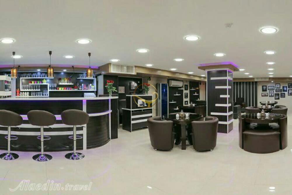 کافی شاپ هتل آپارتمان 3 ستاره رز ریحان شیراز | علاءالدین تراول