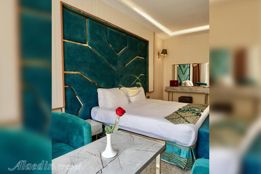 هتل بزرگ رز شیراز | علاالدین تراول