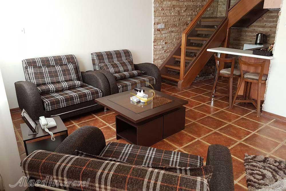 فضای نشیمن هتل 3 ستاره جهانگردی شیراز | علاءالدین تراول