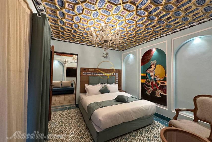 بوتیک هتل سنتی یوتاب شیراز | علاالدین تراول