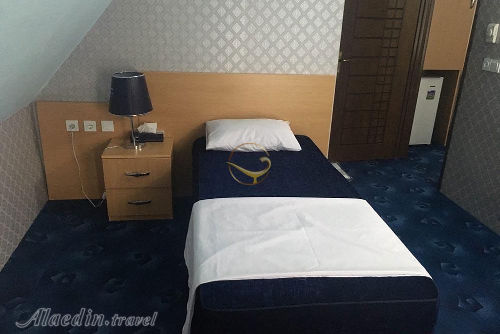 اتاق یک تخته هتل 3 ستاره اهراب تبریز | علاءالدین تراول