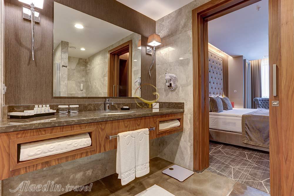 سوئیت جونیور هتل 5 ستاره کایا لاله پارک تبریز | علاءالدین تراول