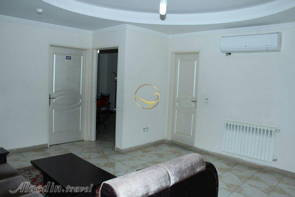 سوئیت دوخوابه هتل آپارتمان زیبا تبریز | علاءالدین تراول