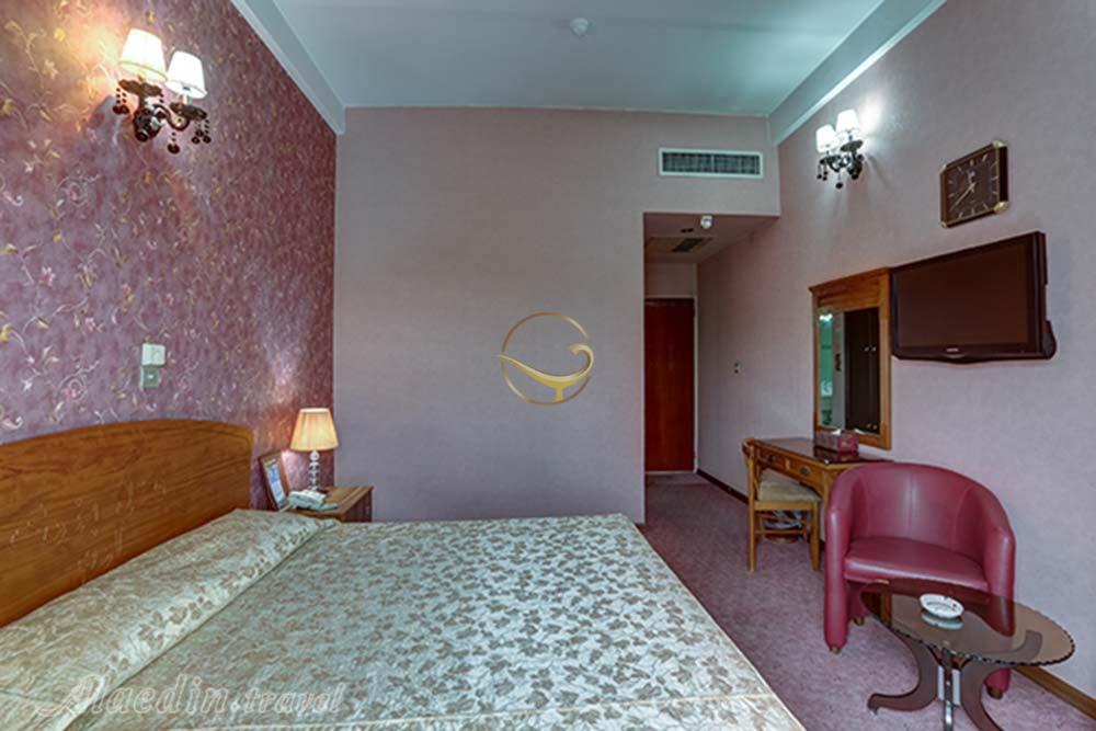 اتاق دو تخته دبل هتل 4 ستاره ارم تهران | علاءالدین تراول