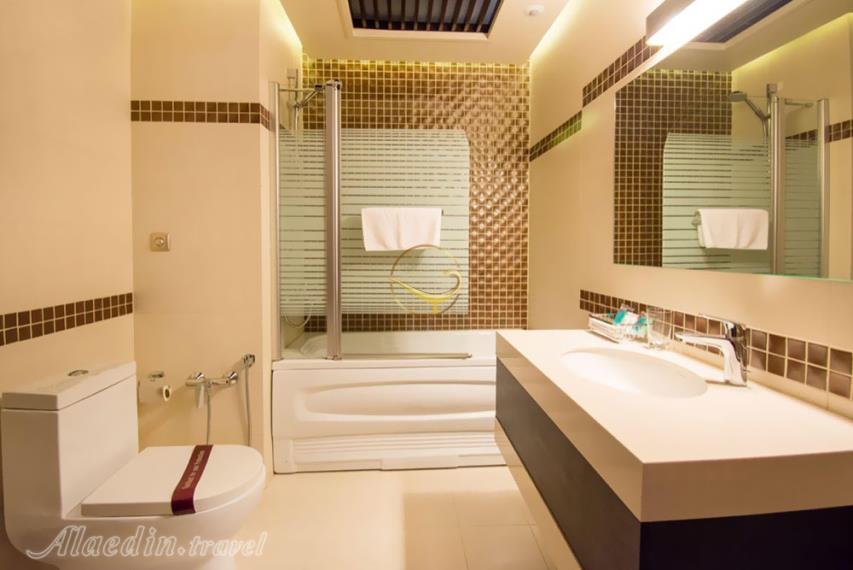 نمای هتل 4 ستاره اسکان الوند تهران | علاءالدین تراول