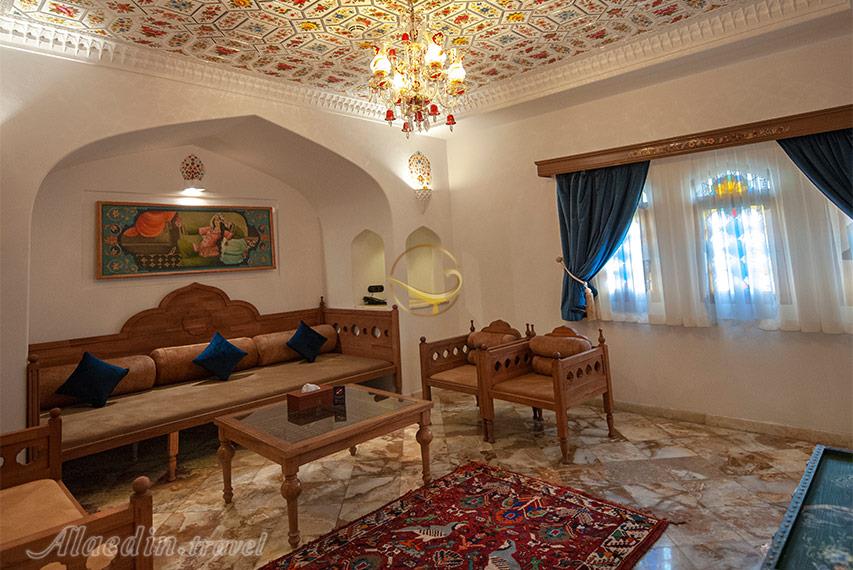 هتل گران میراث رشیدیه تهران | علاالدین تراول