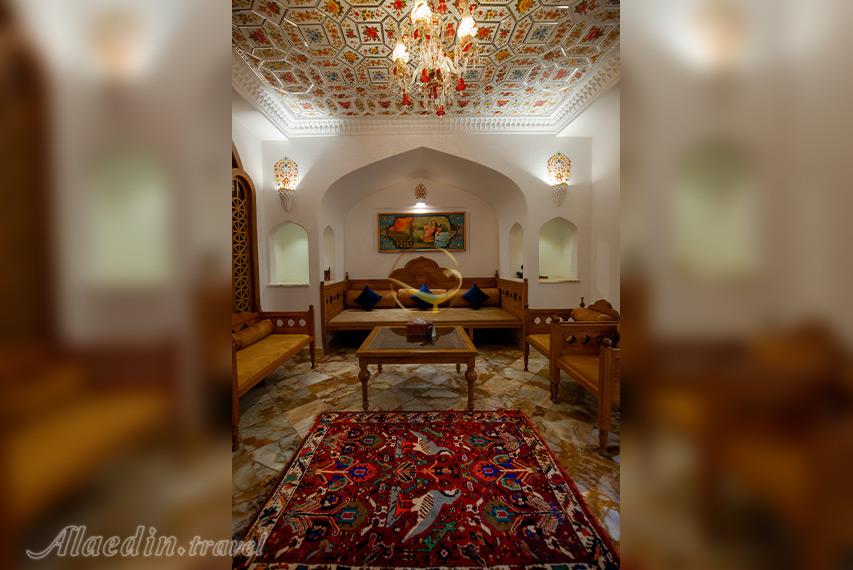 هتل گران میراث رشیدیه تهران | علاالدین تراول