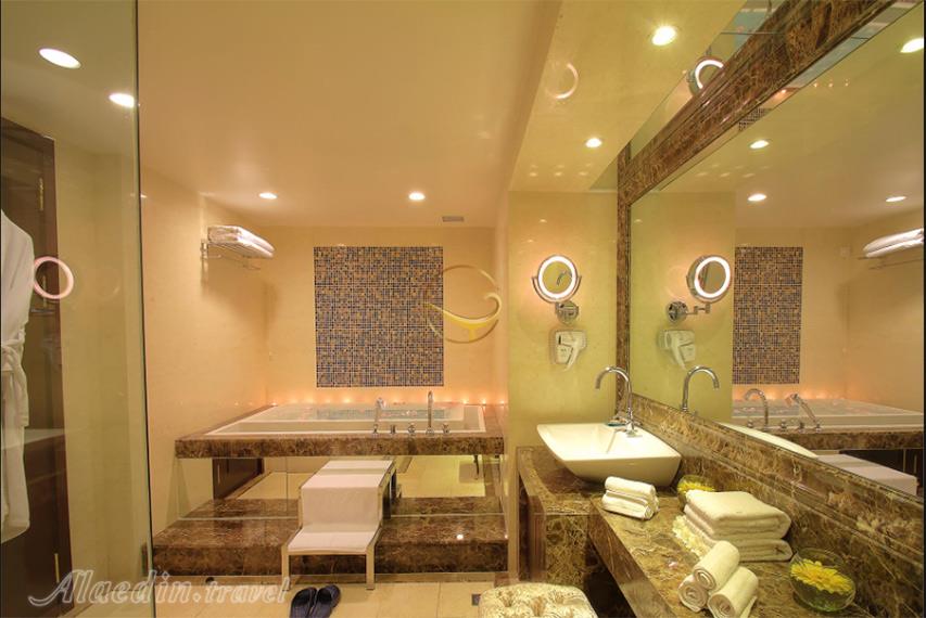 حمام سوئیت پرزیدنت هتل پارسیان آزادی تهران | علاالدین تراول