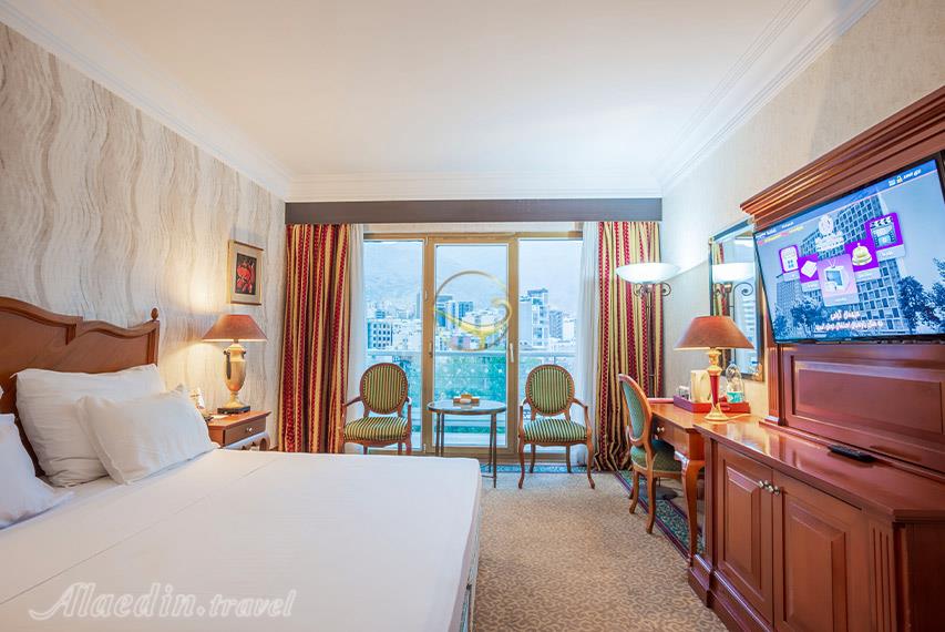 هتل پارسیان استقلال تهران | علاالدین تراول