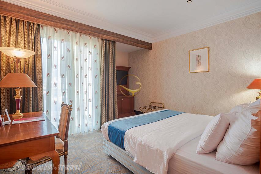 هتل پارسیان استقلال تهران | علاالدین تراول