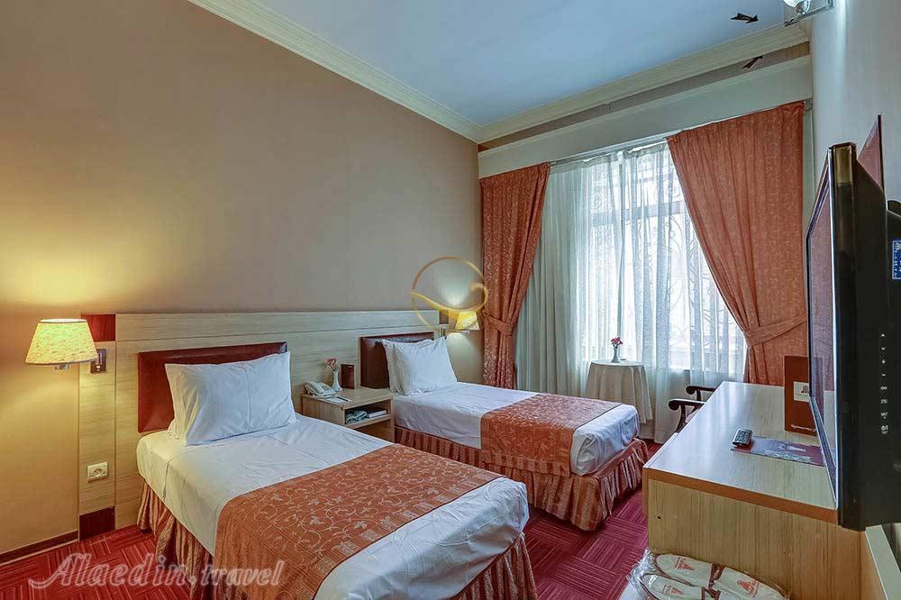 اتاق دو تخته تویین هتل 4 ستاره پارسیان کوثر تهران | علاءالدین تراول