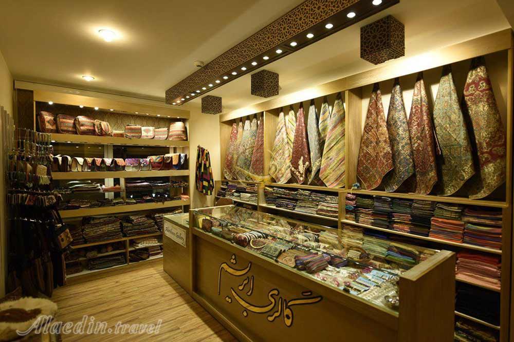 مرکز خرید سوغاتی های هتل 4 ستاره ارگ جدید یزد | علاءالدین تراول