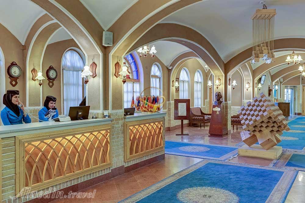 رزرواسیون هتل 4 ستاره داد یزد | علاءالدین تراول