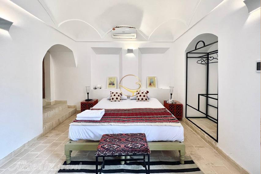 بوتیک هتل دیار یزد | علاءالدین تراول