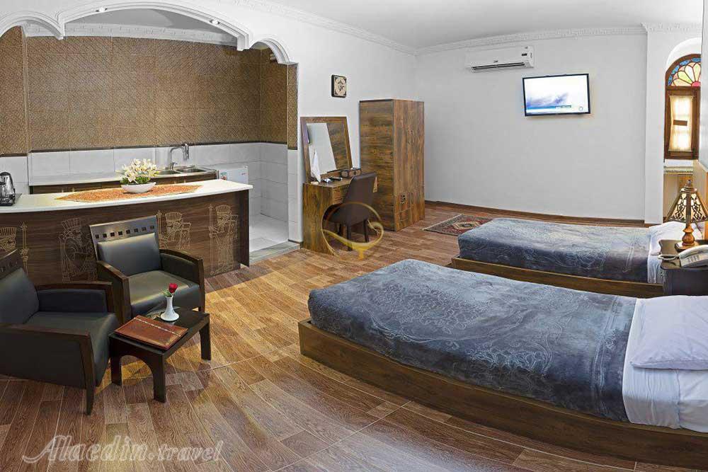 سوئیت دو تخته هتل سه ستاره سنتی فاضلی یزد | علاءالدین تراول