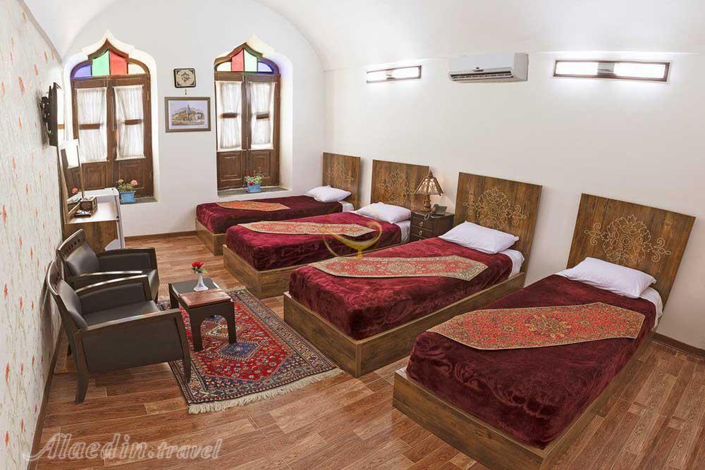 اتاق چهار تخته هتل سه ستاره سنتی فاضلی یزد | علاءالدین تراول