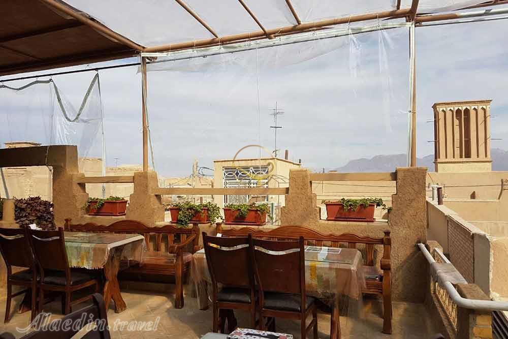 پشت بام هتل  جنگل یزد | علاءالدین تراول