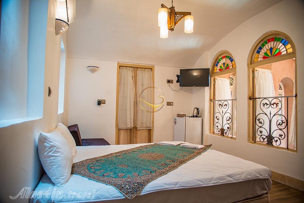 اتاق دبل هتل سه ستاره سنتی خوان دو حد یزد | علاءالدین تراول