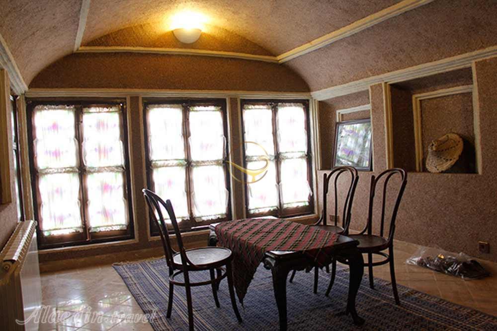 فضای نشیمن هتل خانه سه نیک یزد | علاءالدین تراول