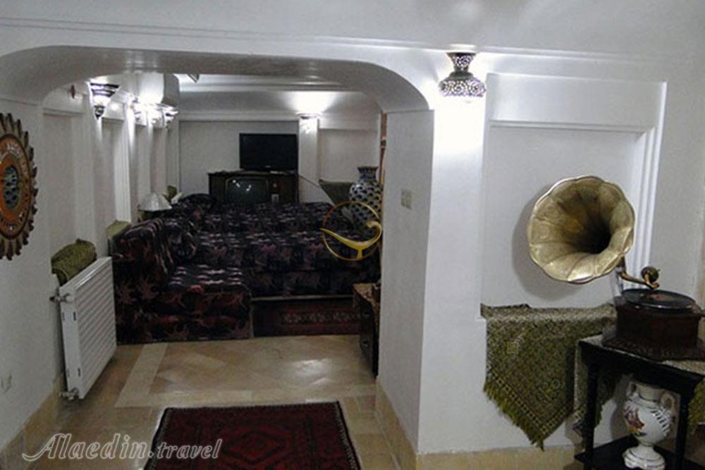 اتاق هتل 4 ستاره هتل ملک التجار یزد | علاءالدین تراول