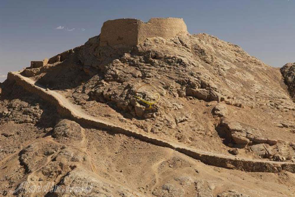 دخمه های شریف آباد اردکان | علاءالدین تراول