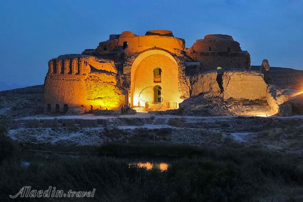 کاخ اردشیر بابکان (آتشکده) فیروزآباد | علاءالدین تراول