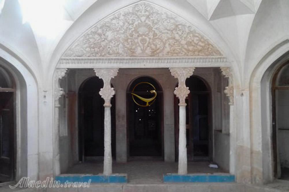 عمارت شترگلو در ماهان | علاءالدین تراول