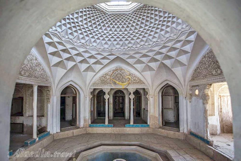 عمارت شترگلو در ماهان | علاءالدین تراول