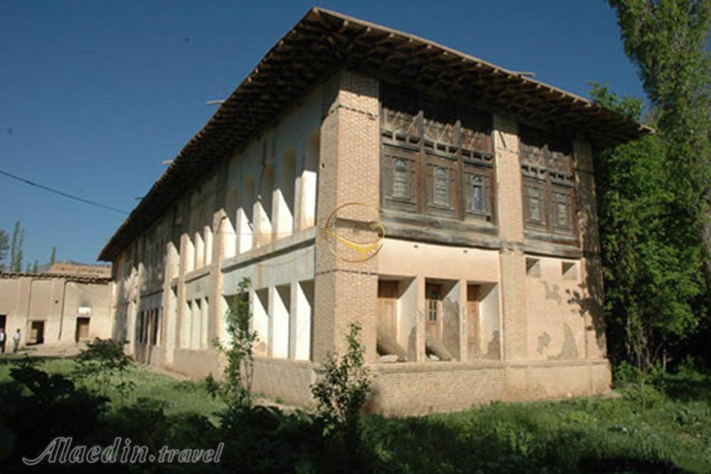 عمارت ابراهیم خان در مهدیشهر (شکارگاه ملاده) | علاءالدین تراول