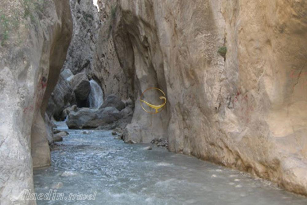 چشمه و تنگه روزیه مهدیشهر | علاءالدین تراول
