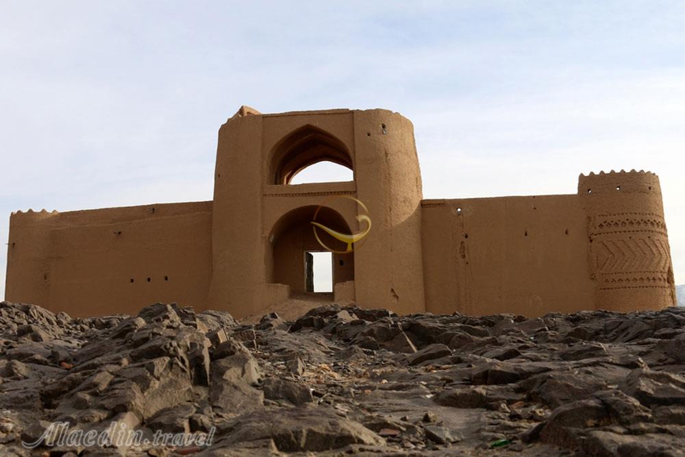 قلعه خورمیز در مهریز | علاءالدین تراول