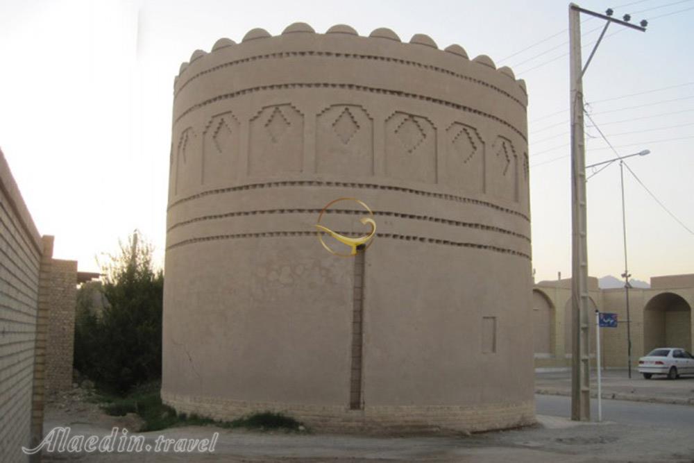 آب انبار پای برج سریزد در مهریز | علاءالدین تراول