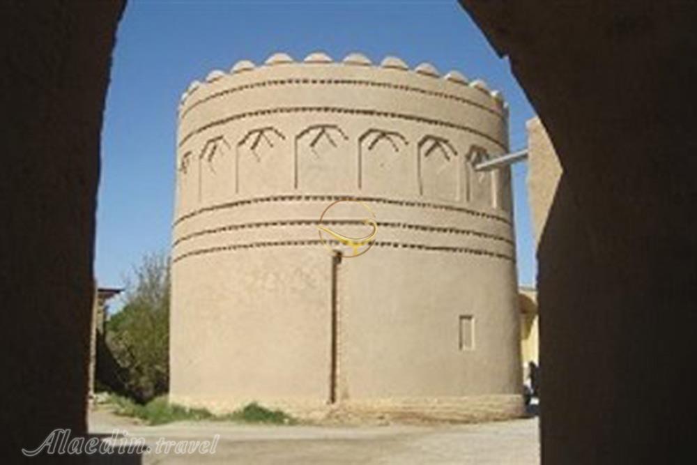 آب انبار پای برج سریزد در مهریز | علاءالدین تراول