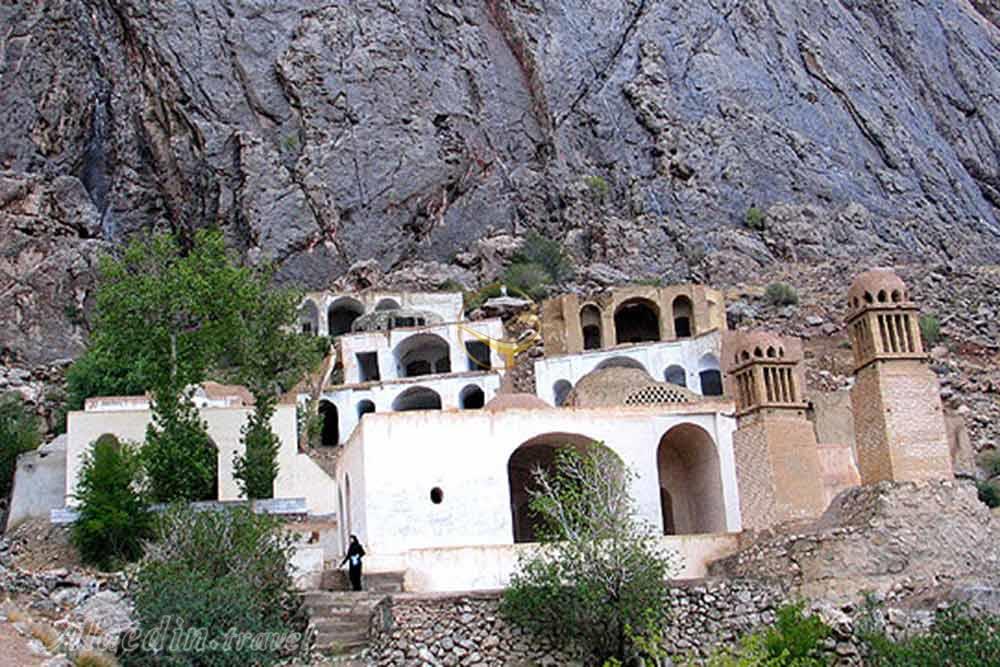 زیارتگاه پیر نارکی در مهریز | علاءالدین تراول