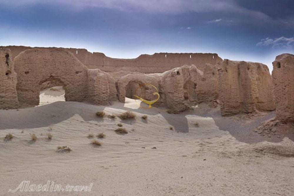 عمارت سنمبر سریزد در مهریز | علاءالدین تراول