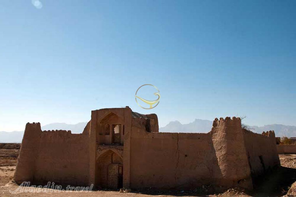 چاپارخانه سریزد در مهریز | علاءالدین تراول