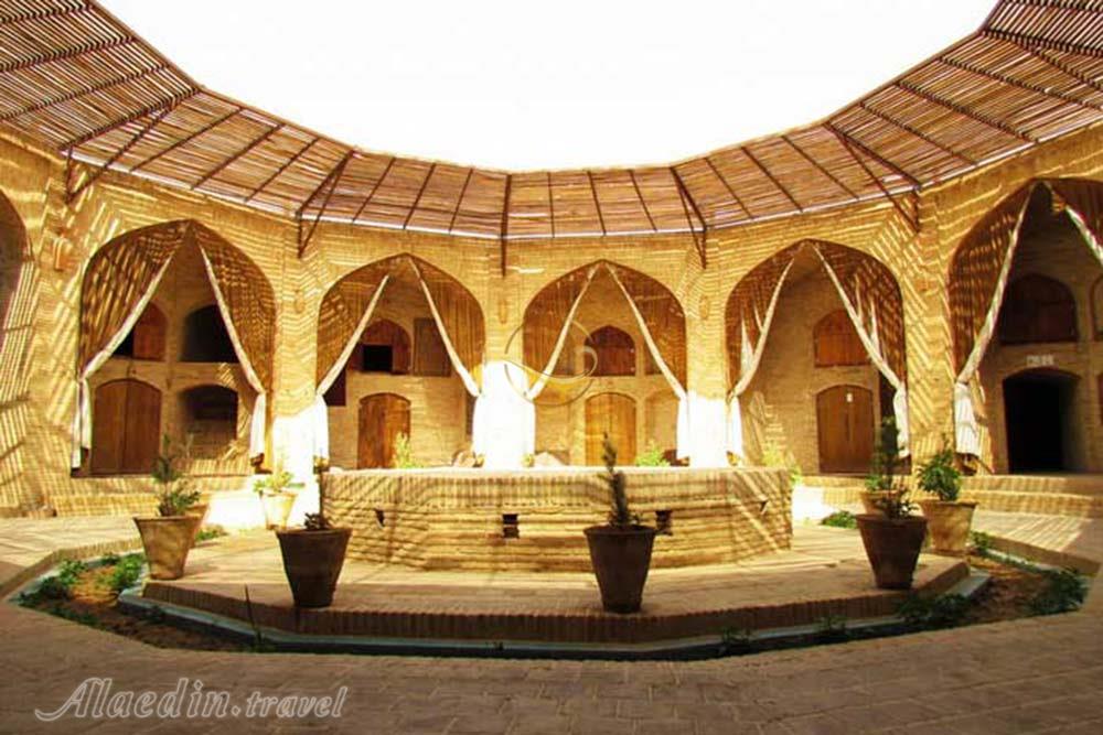 رباط (کاروانسرای) زین الدین مهریز | علاءالدین تراول