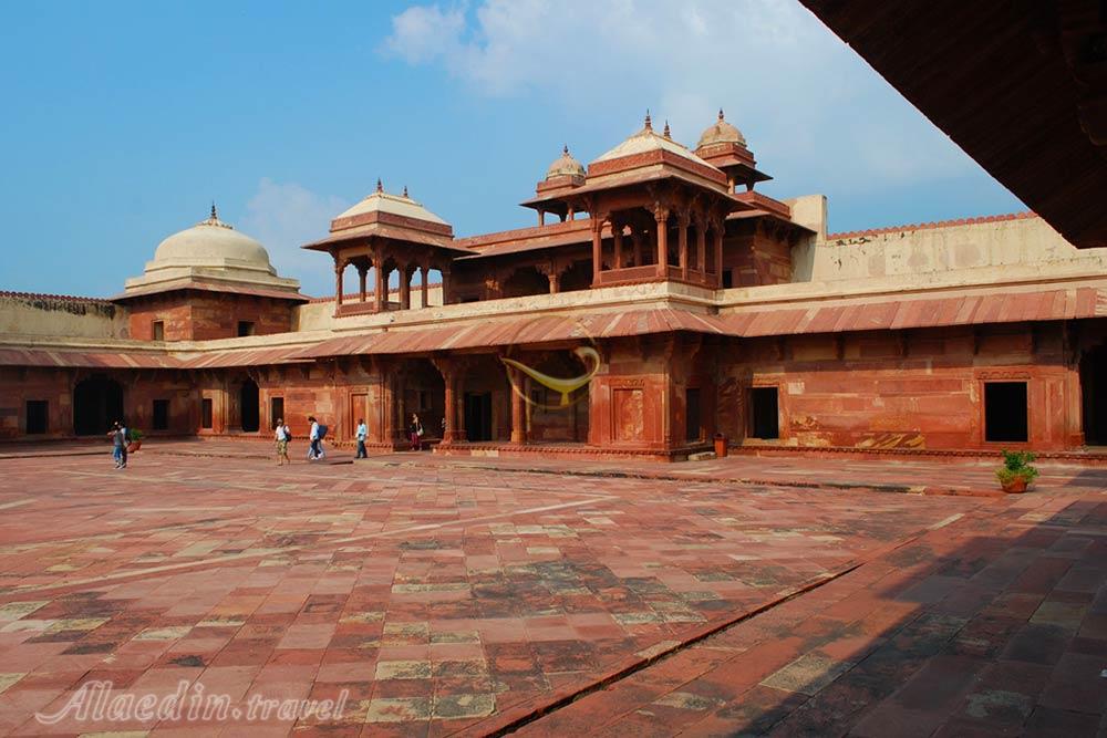 فاتح پور سیکری (شهر پیروزی) در آگرا - هند | علاءالدین تراول