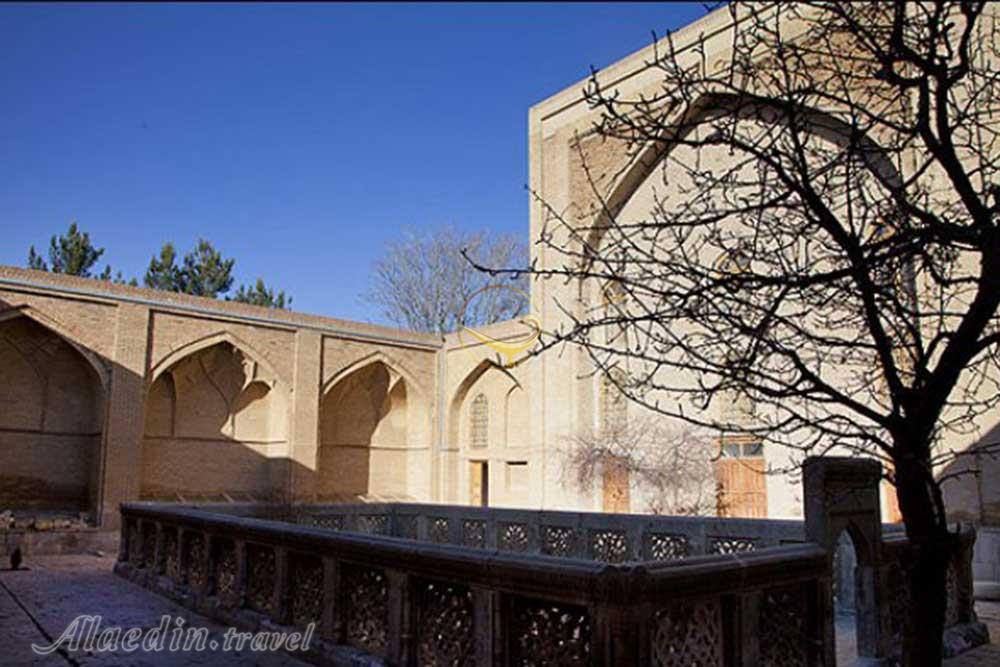 آرامگاه شیخ شهاب الدین اهری | علاءالدین تراول