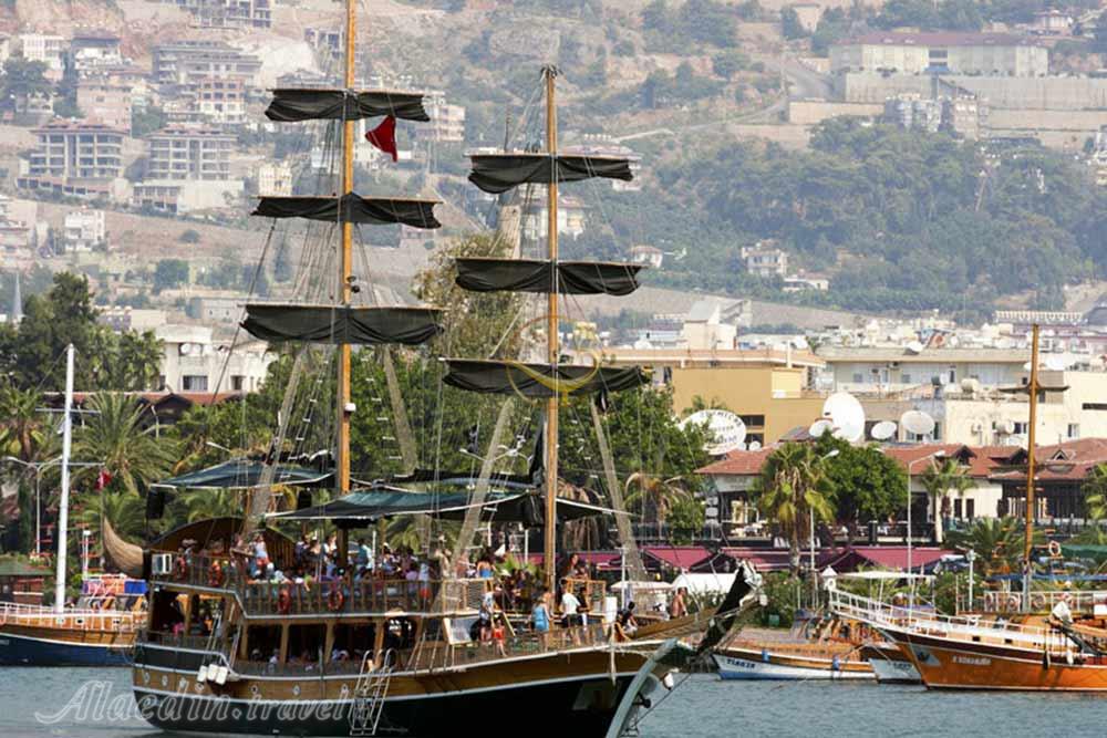 بندر تاریخی آنتالیا مارینا در ترکیه | علاءالدین تراول