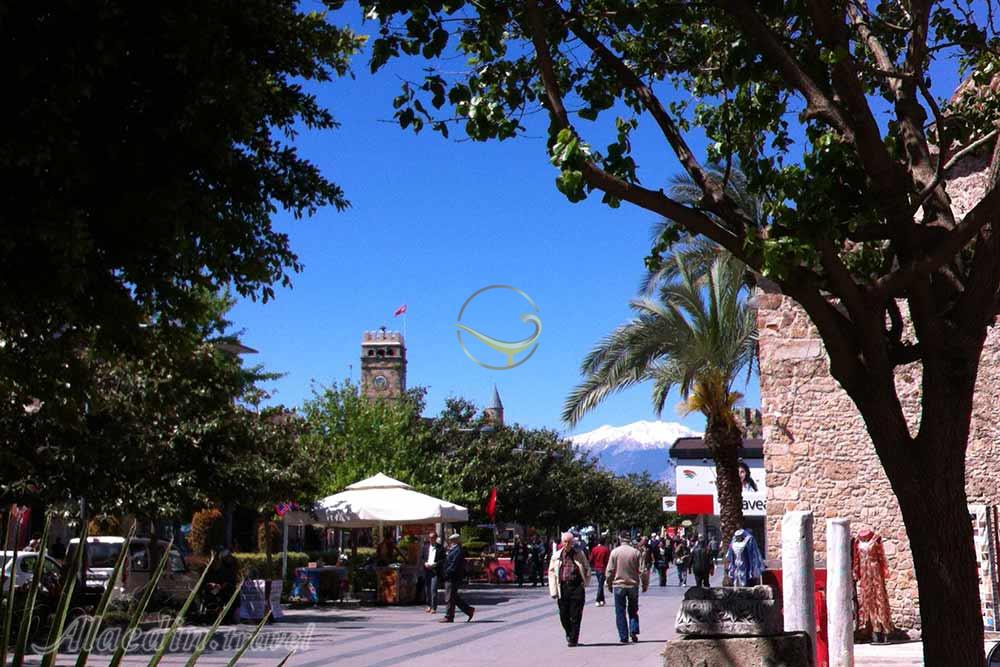 خیابان آتاتورک در آنتالیا - ترکیه | علاءالدین تراول