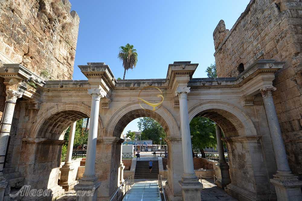 دروازه هادریان در آنتالیا - ترکیه | علاءالدین تراول
