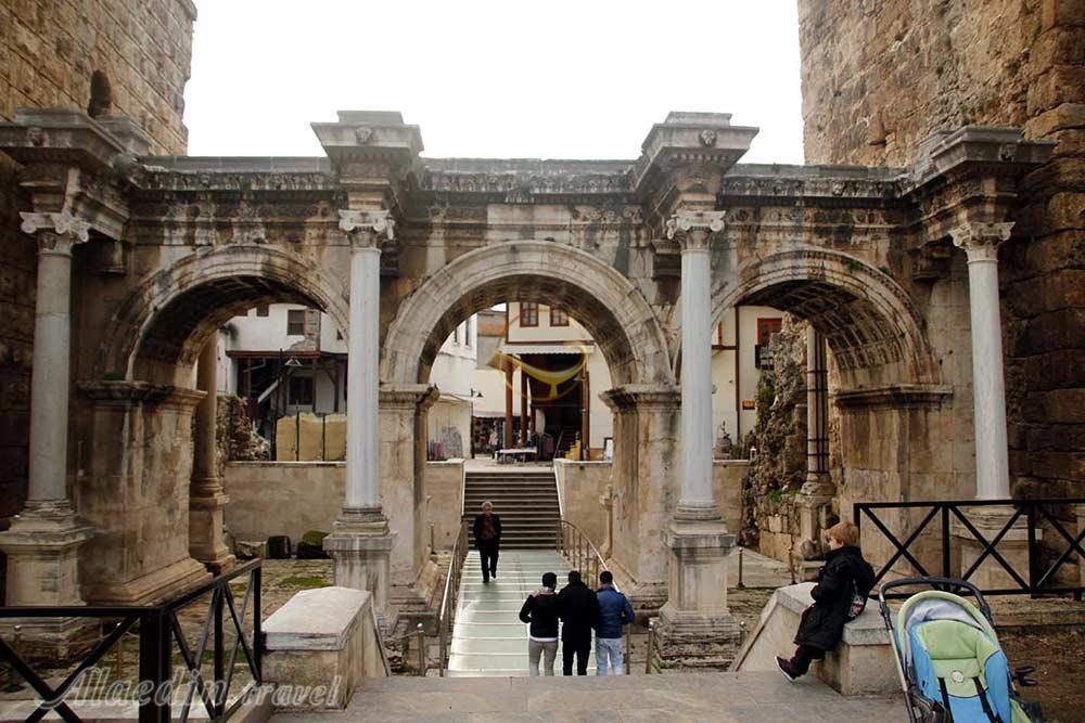 دروازه هادریان در آنتالیا - ترکیه | علاءالدین تراول