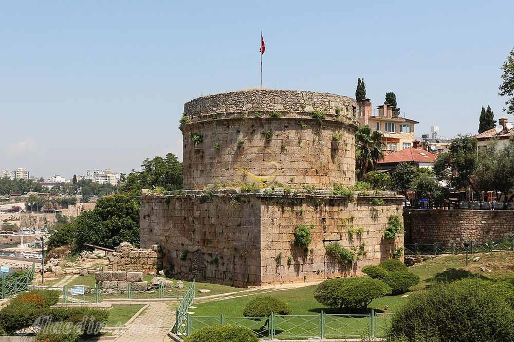 قلعه رومی در آنتالیا - ترکیه | علاءالدین تراول