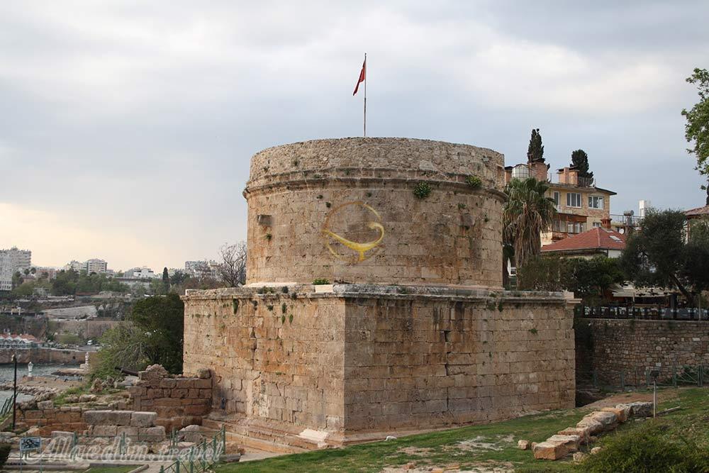 قلعه رومی در آنتالیا - ترکیه | علاءالدین تراول