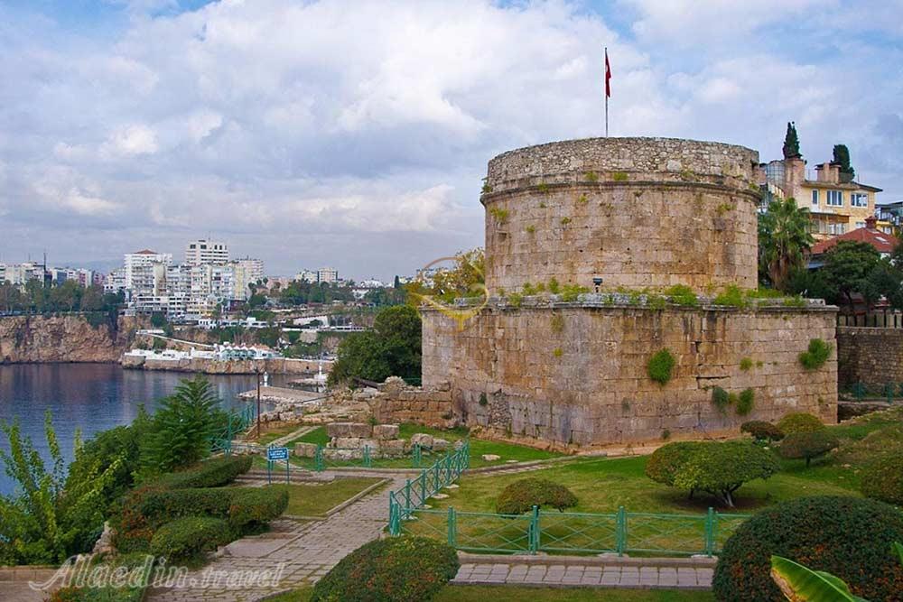 قلعه رومی در آنتالیا - ترکیه | علاءالدین تراول