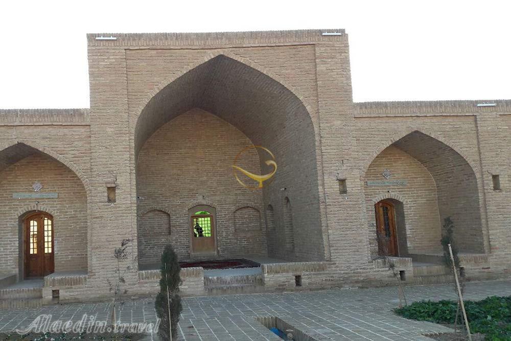 کاروانسرای ده نمک آرادان | علاءالدین تراول