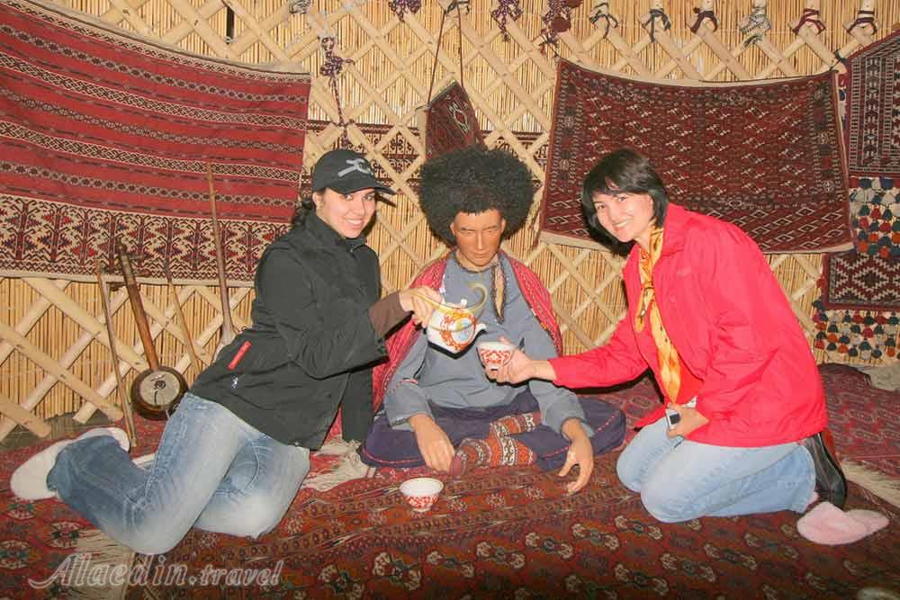 موزه فرش ترکمنی عشق آباد - ترکمنستان | علاءالدین تراول