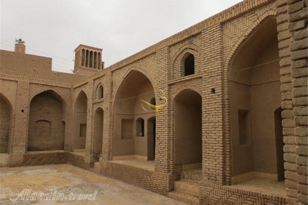 خانه وحشی بافقی | علاءالدین تراول